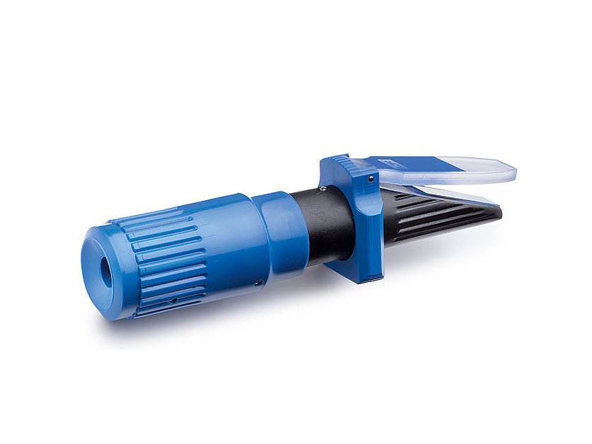 Refractometer for fuel cell cooling system